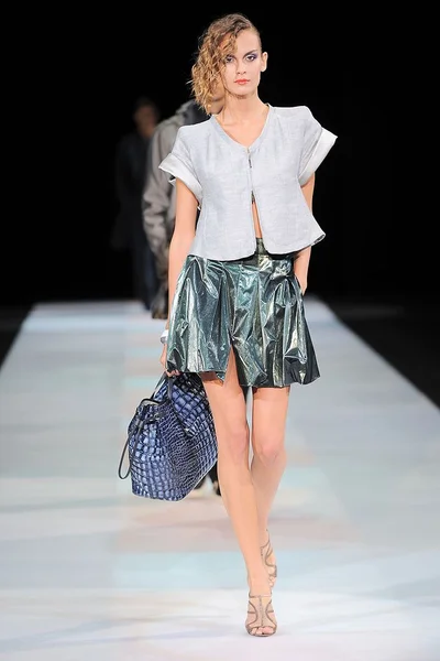 Look 18